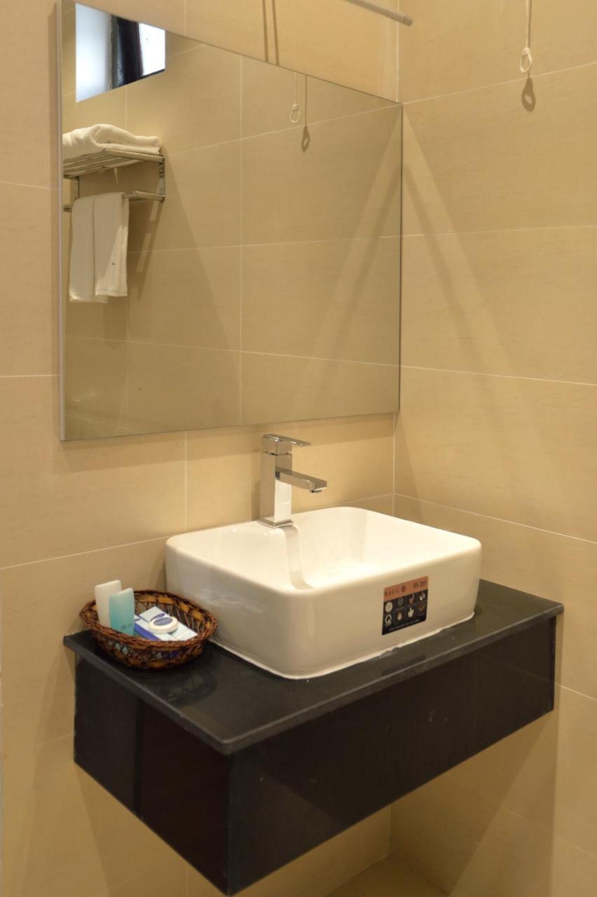 Pandora Saigon Hotel Хошимин Экстерьер фото