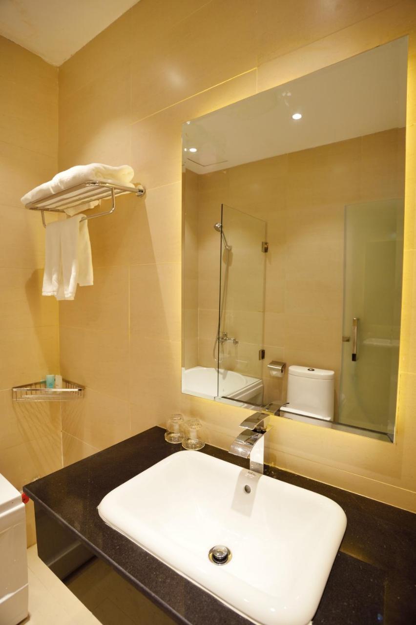 Pandora Saigon Hotel Хошимин Экстерьер фото